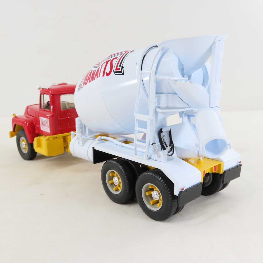 1st Gear 1:34 Manatt's Mack R-Model Cement Mixer - 3