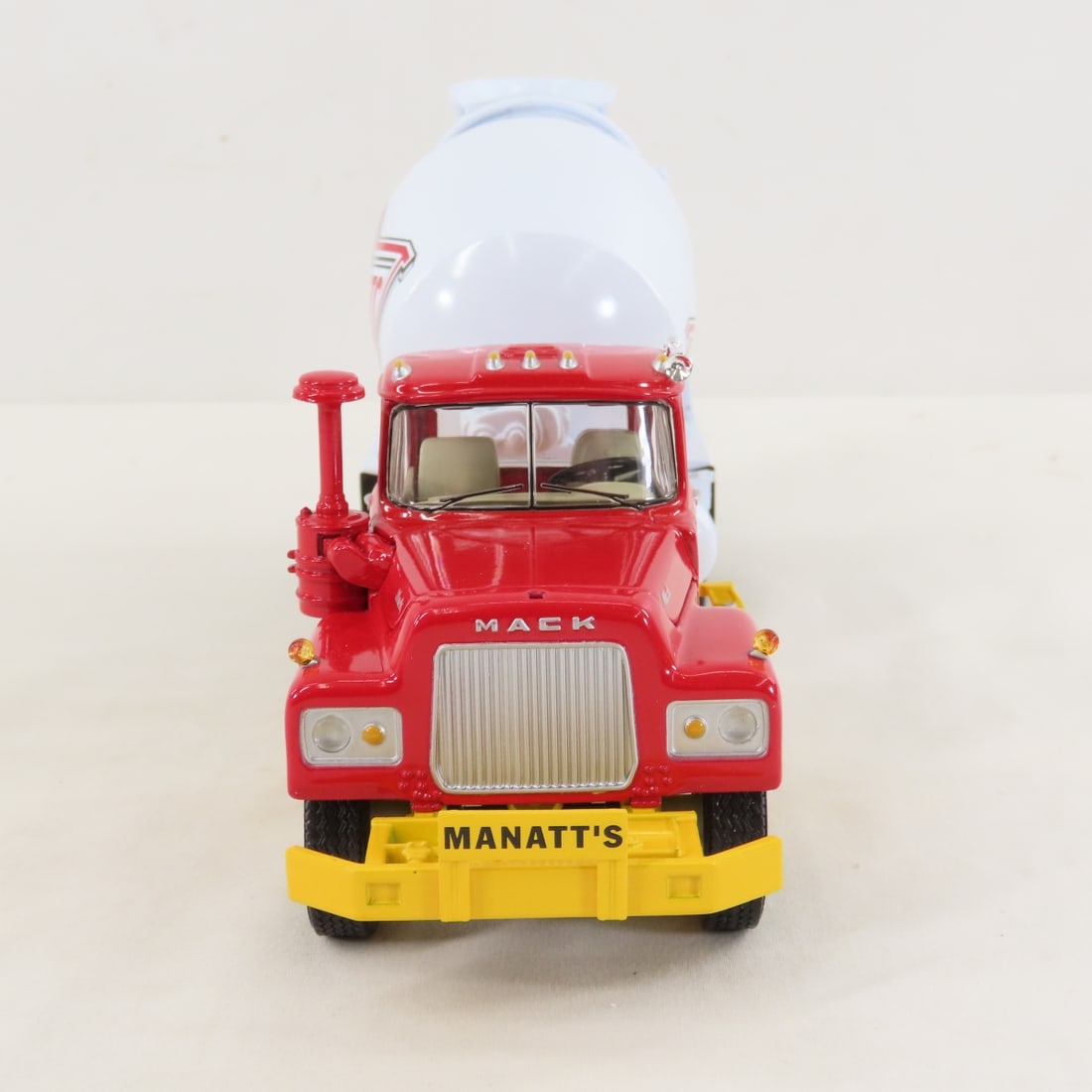 1st Gear 1:34 Manatt's Mack R-Model Cement Mixer - 8
