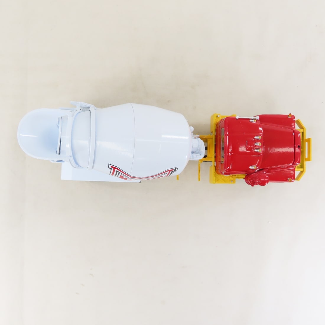 1st Gear 1:34 Manatt's Mack R-Model Cement Mixer - 9
