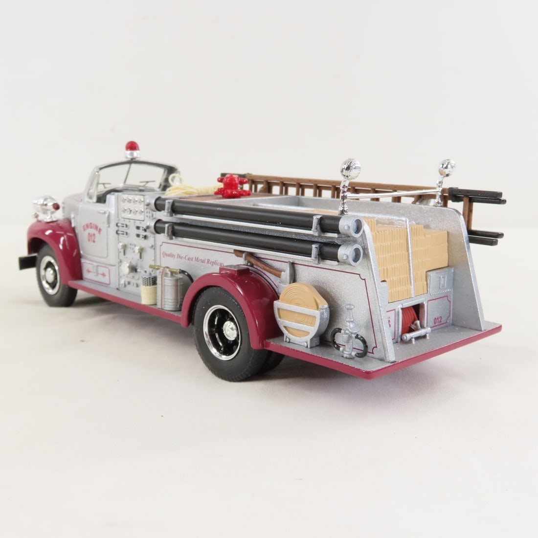 1st Gear 1:34 1960 Mack B-Model Pumper Truck - 3
