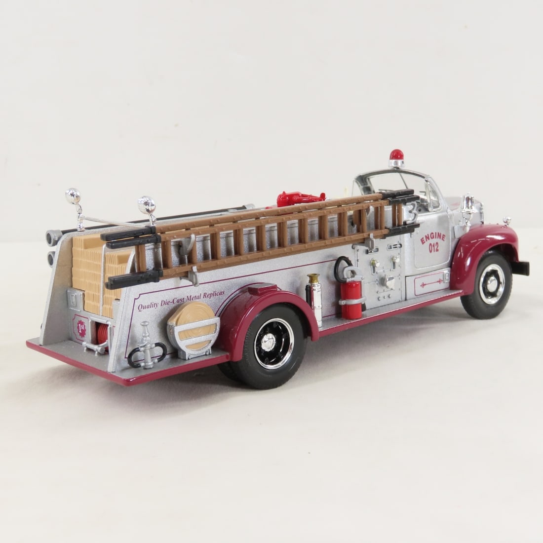 1st Gear 1:34 1960 Mack B-Model Pumper Truck - 5