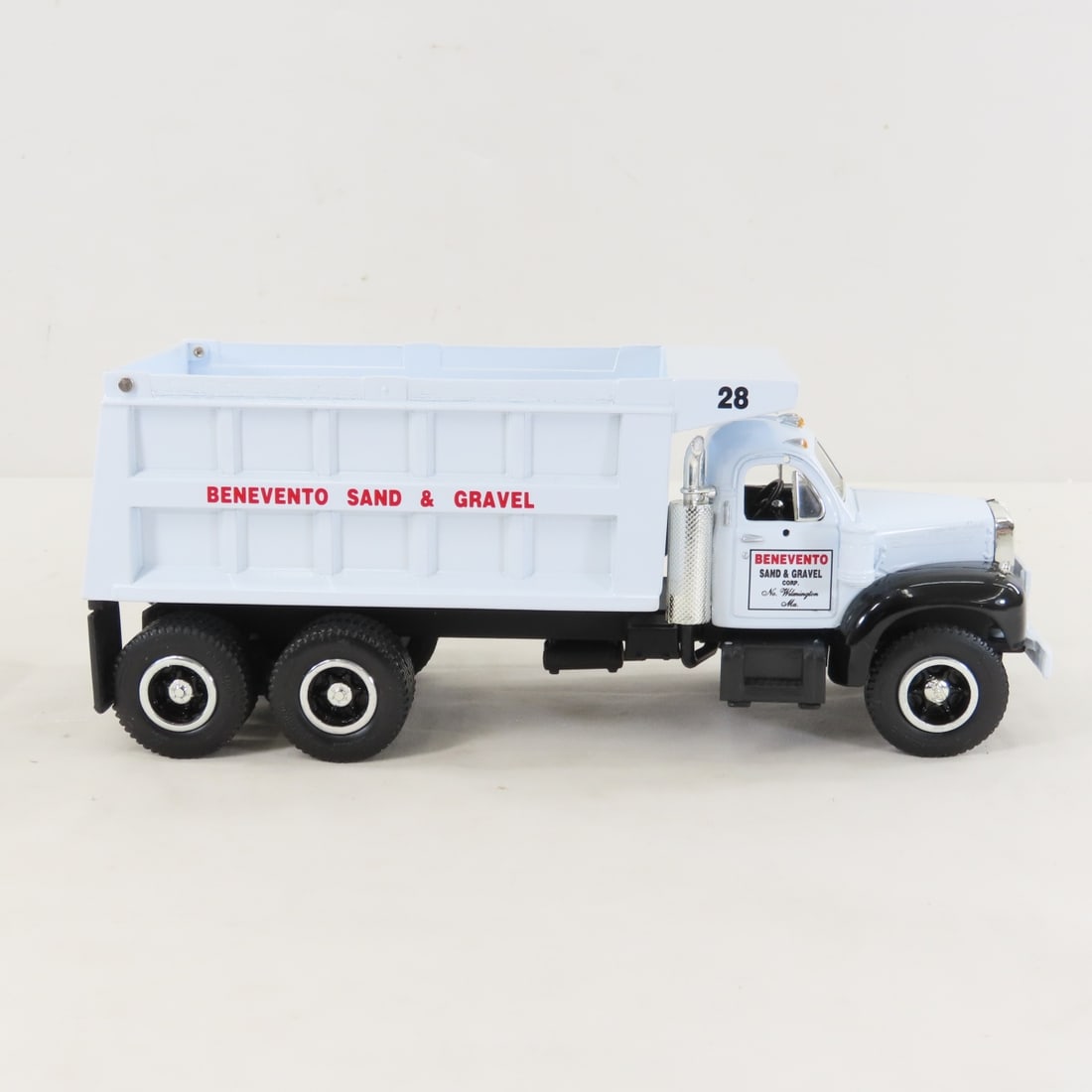 1st Gear Benevento 1960 Mack Model B61 Dump Truck - 6