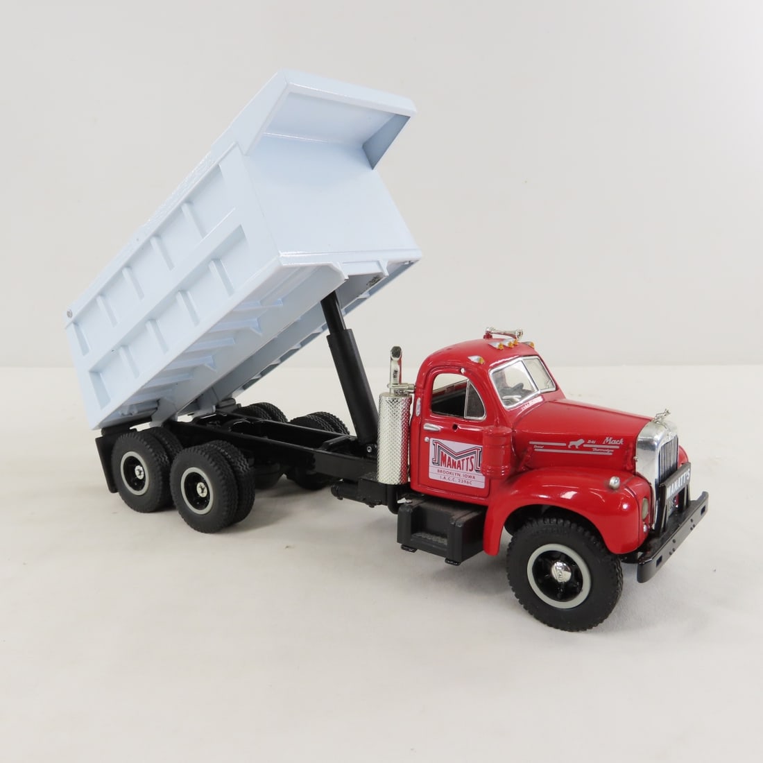 1st Gear Manatt's 1960 Mack Model B61 Dump Truck - 10
