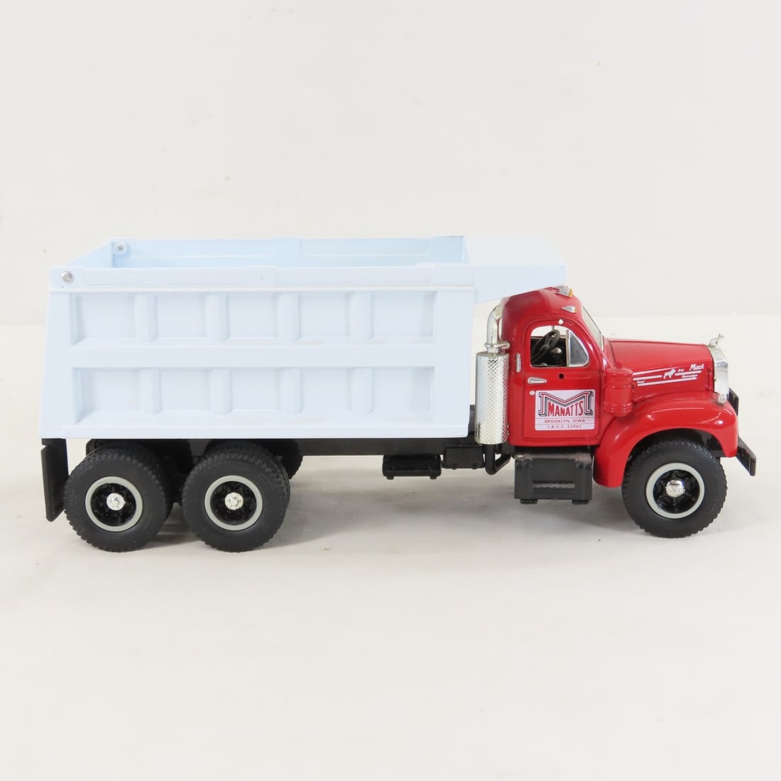 1st Gear Manatt's 1960 Mack Model B61 Dump Truck - 6
