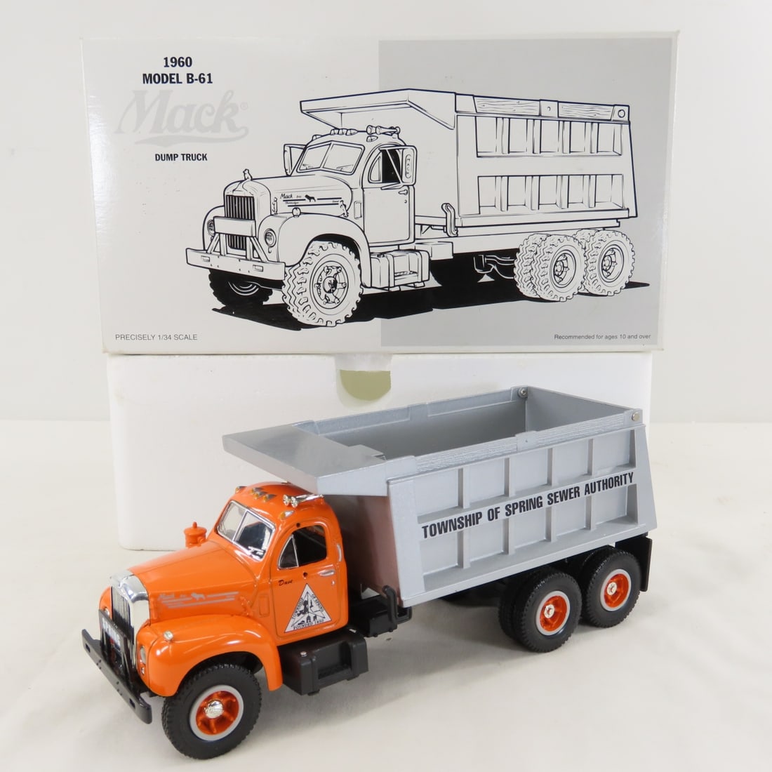 1st Gear Spring Township 1960 Mack B61 Dump Truck: 1st Gear Spring Township 1960 Mack B61 Dump Truck - 1:34 Diecast Metal 19-2053 Township of Spring. LOT SIZE: 11x6x4" 2 LBS All information and photos, which are part of the description, are intended