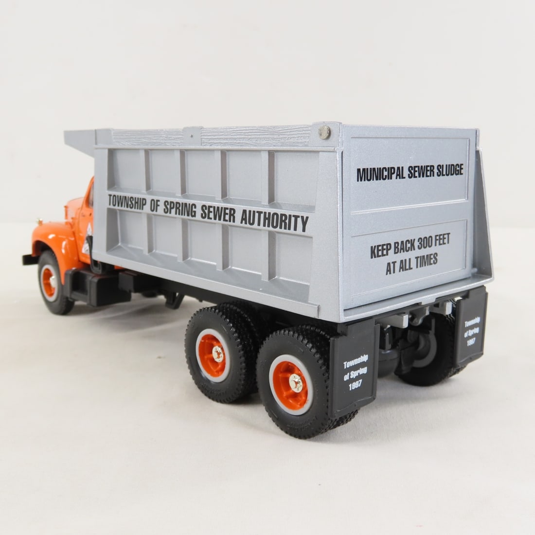 1st Gear Spring Township 1960 Mack B61 Dump Truck - 3