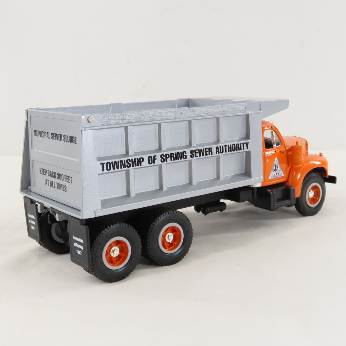 1st Gear Spring Township 1960 Mack B61 Dump Truck - 5