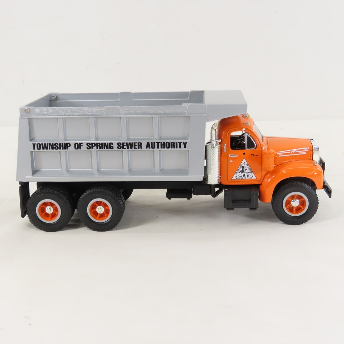 1st Gear Spring Township 1960 Mack B61 Dump Truck - 6