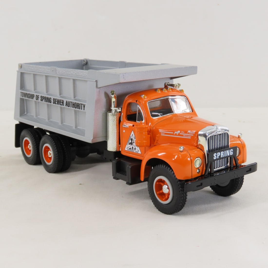 1st Gear Spring Township 1960 Mack B61 Dump Truck - 7