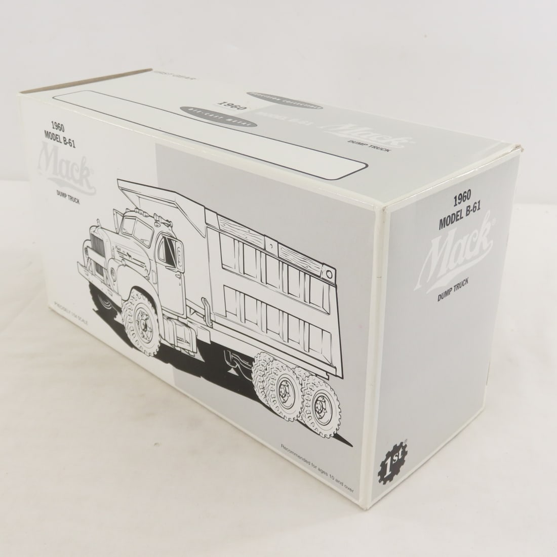 1st Gear State Hwy Mack 1960 Model B61 Dump Truck - 16