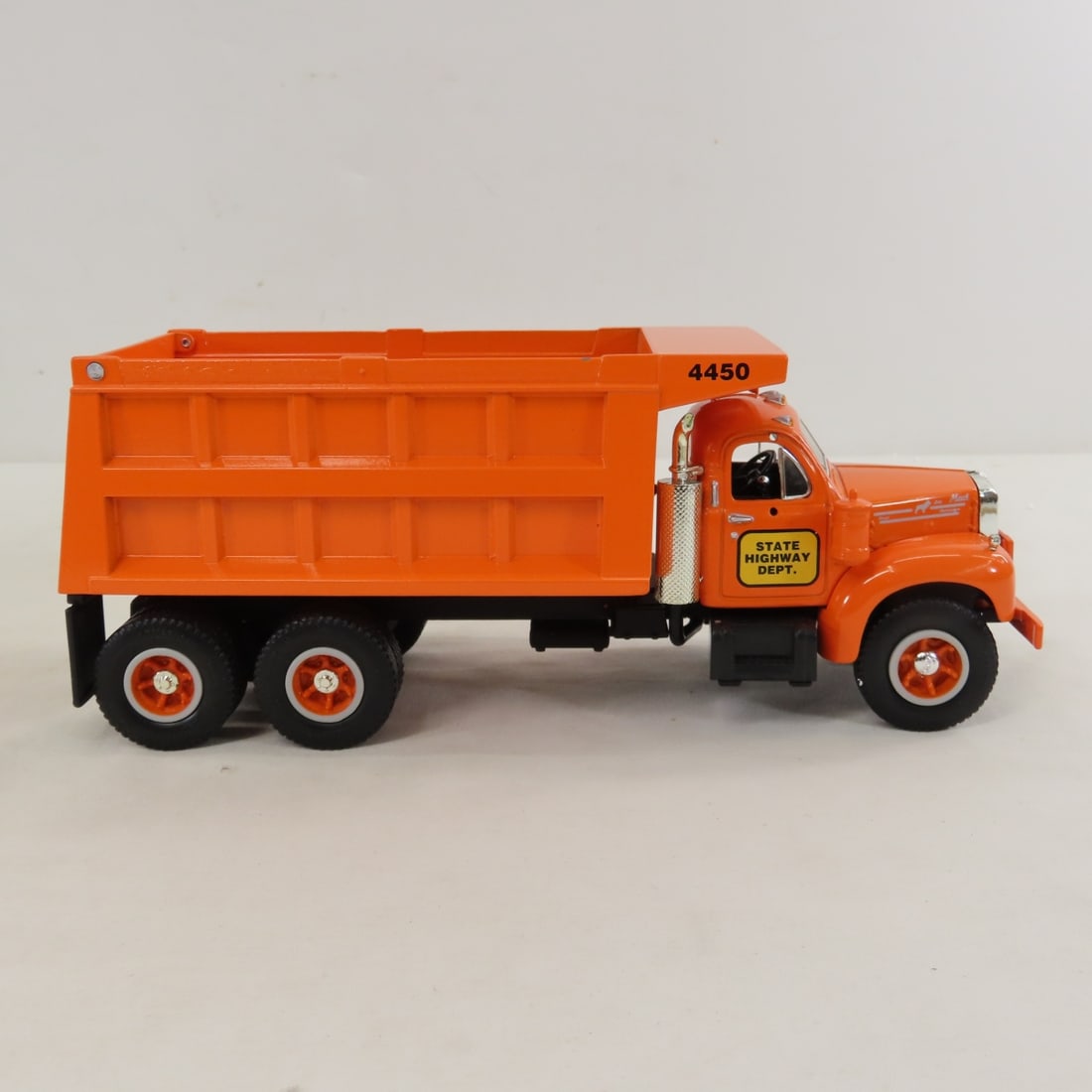 1st Gear State Hwy Mack 1960 Model B61 Dump Truck - 6
