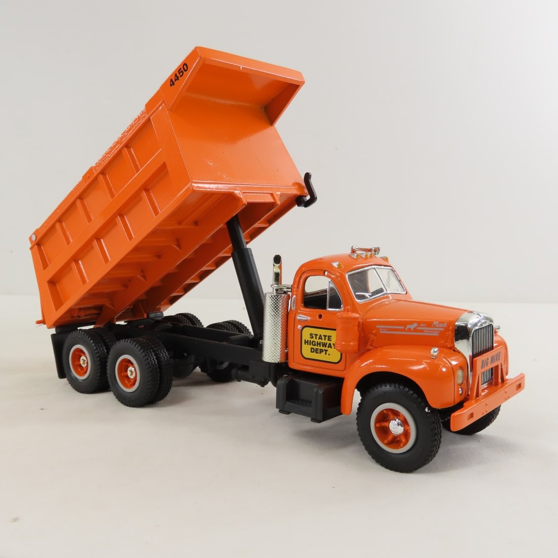 1st Gear State Hwy Mack 1960 Model B61 Dump Truck - 9