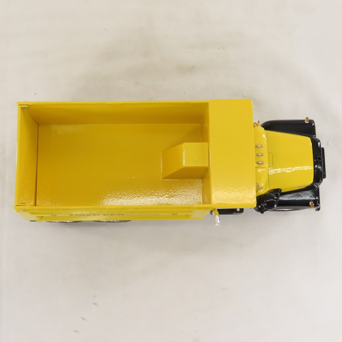 1st Gear 1:34 Tiger Paw Mack R-Model Dump Truck - 10