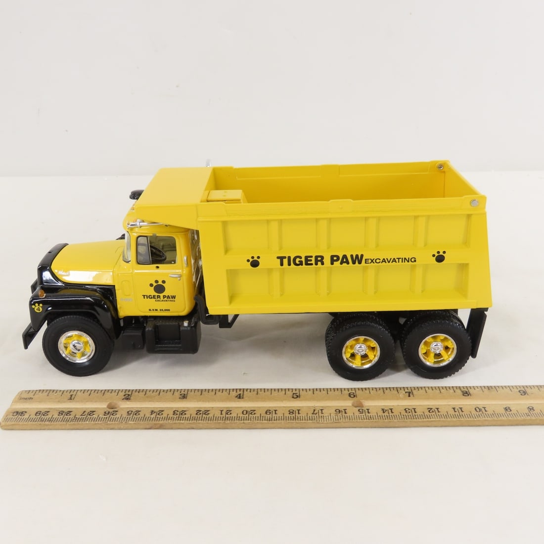 1st Gear 1:34 Tiger Paw Mack R-Model Dump Truck - 2