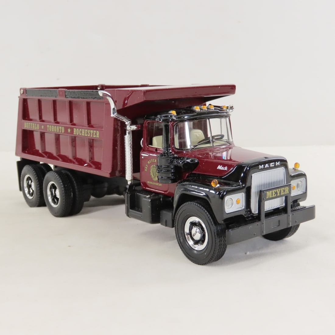 1st Gear 1:34 Ray Meyer Mack R-Model Dump Truck - 7