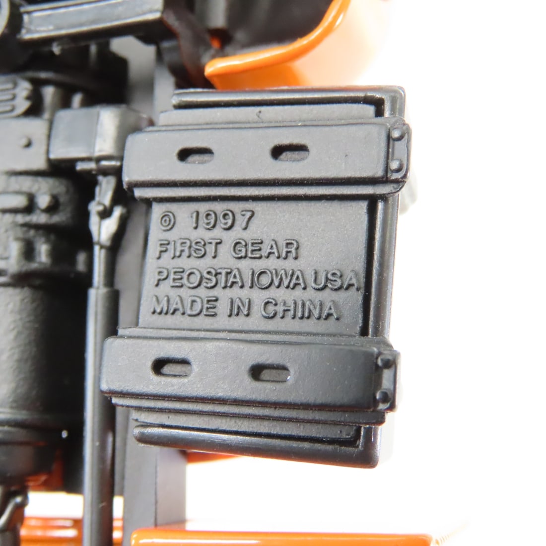 1st Gear 1:34 State Hwy Mack Model B61 Tow Truck - 11