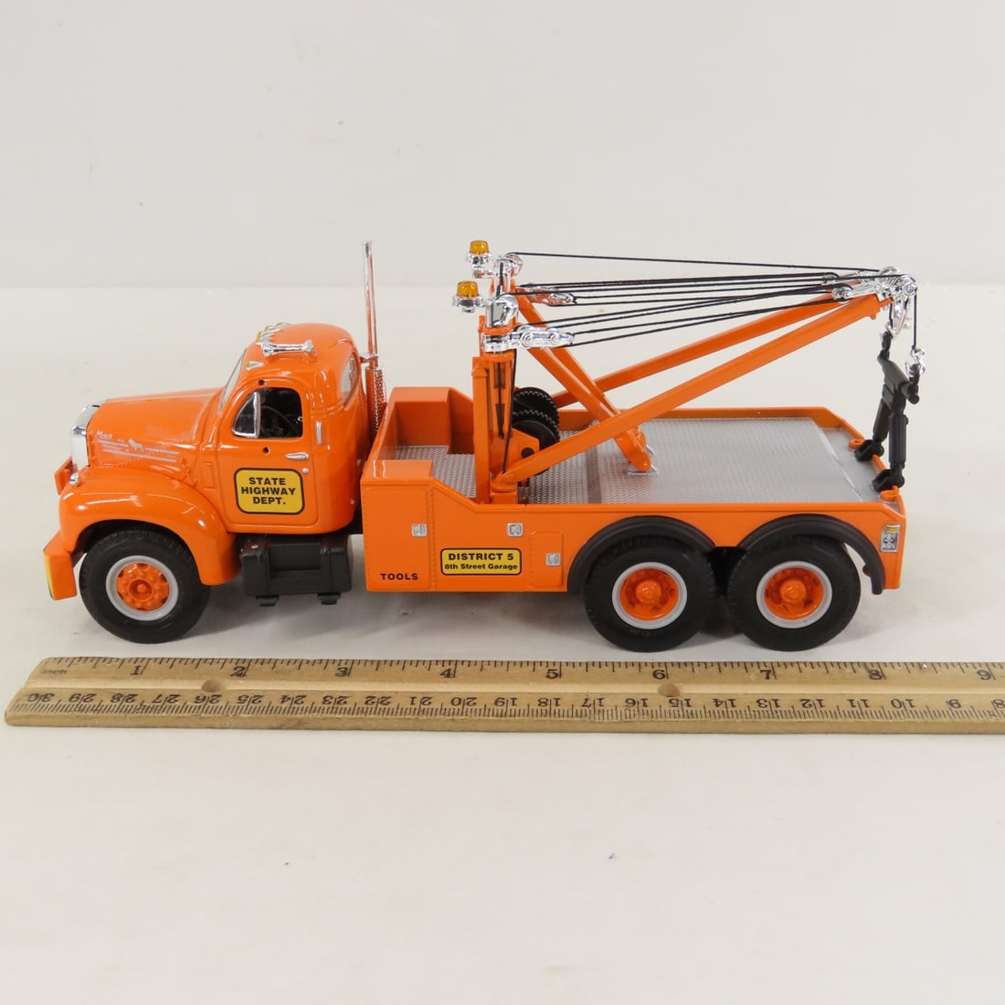 1st Gear 1:34 State Hwy Mack Model B61 Tow Truck - 2