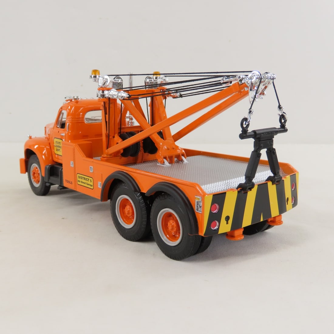 1st Gear 1:34 State Hwy Mack Model B61 Tow Truck - 3