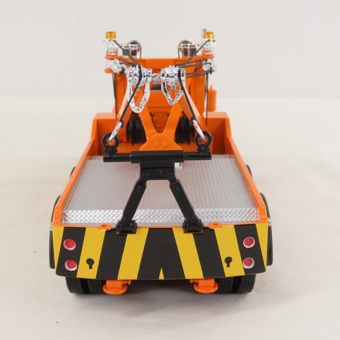 1st Gear 1:34 State Hwy Mack Model B61 Tow Truck - 4