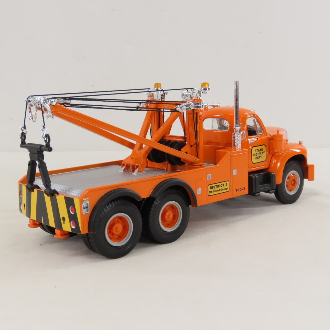 1st Gear 1:34 State Hwy Mack Model B61 Tow Truck - 5