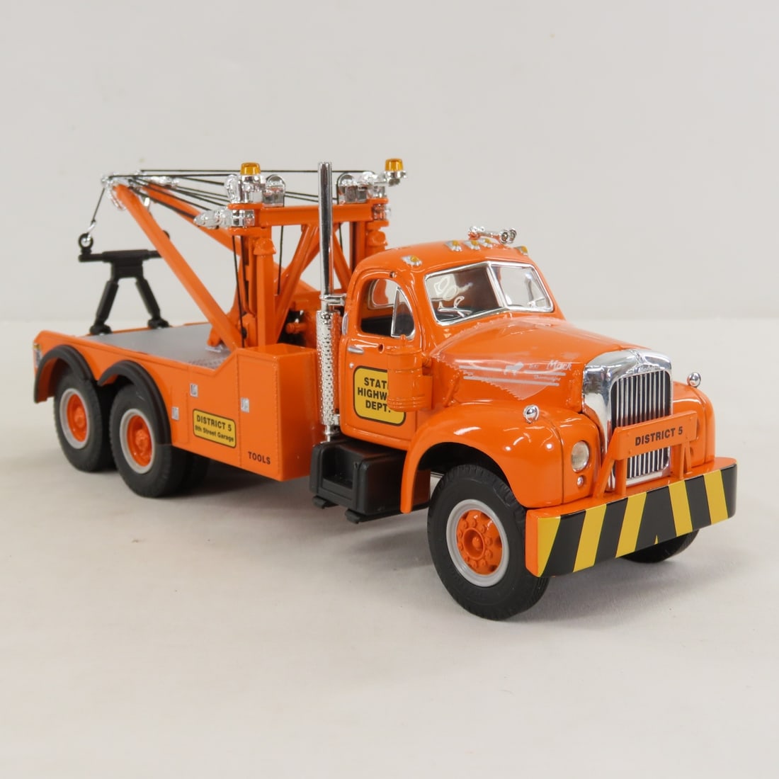 1st Gear 1:34 State Hwy Mack Model B61 Tow Truck - 7