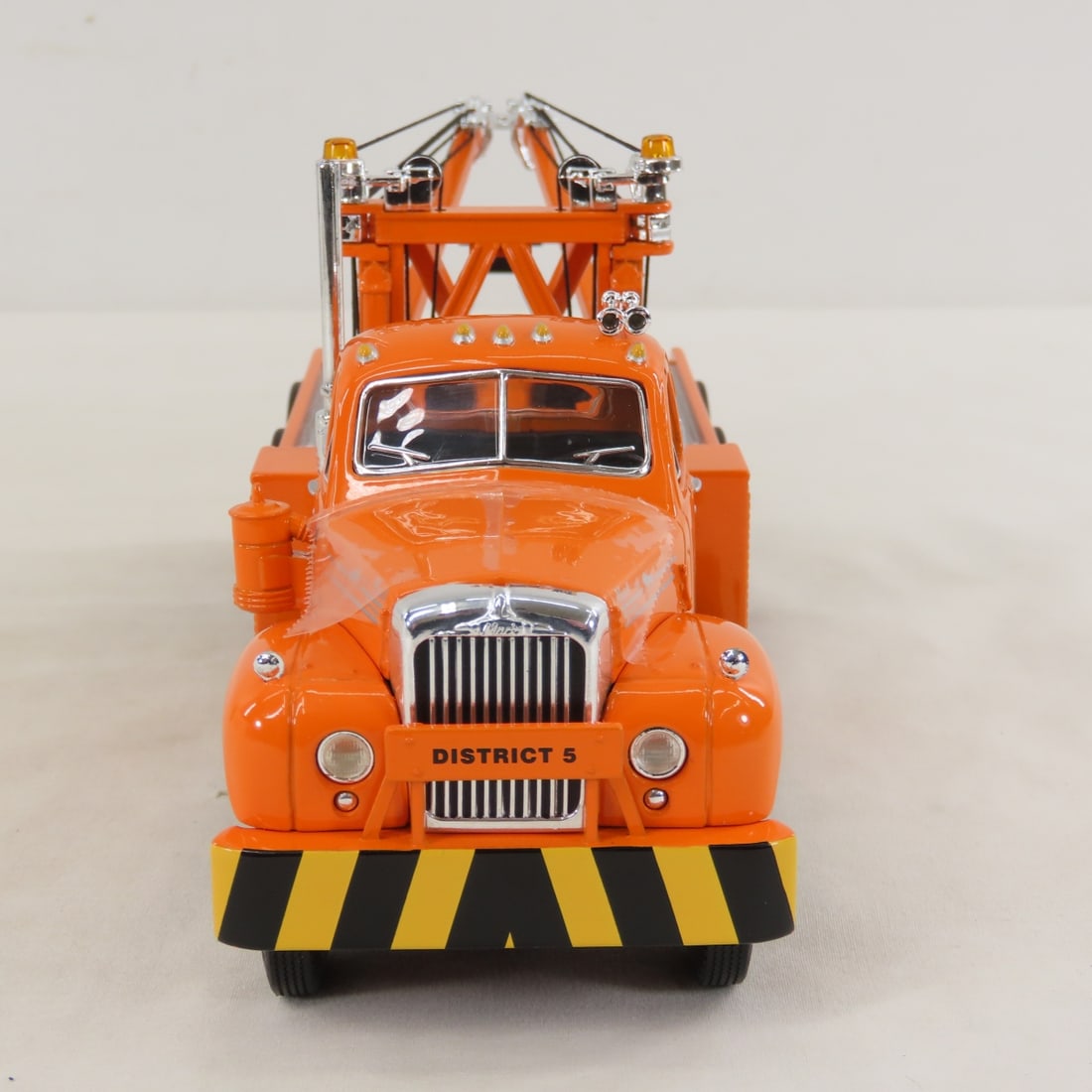 1st Gear 1:34 State Hwy Mack Model B61 Tow Truck - 8