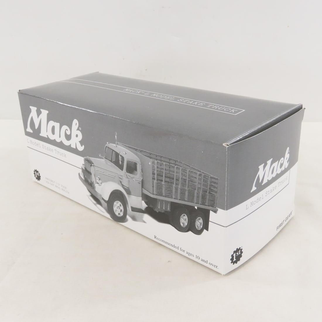 1st Gear 1:34 US Army Mack L Model Stake Truck - 16