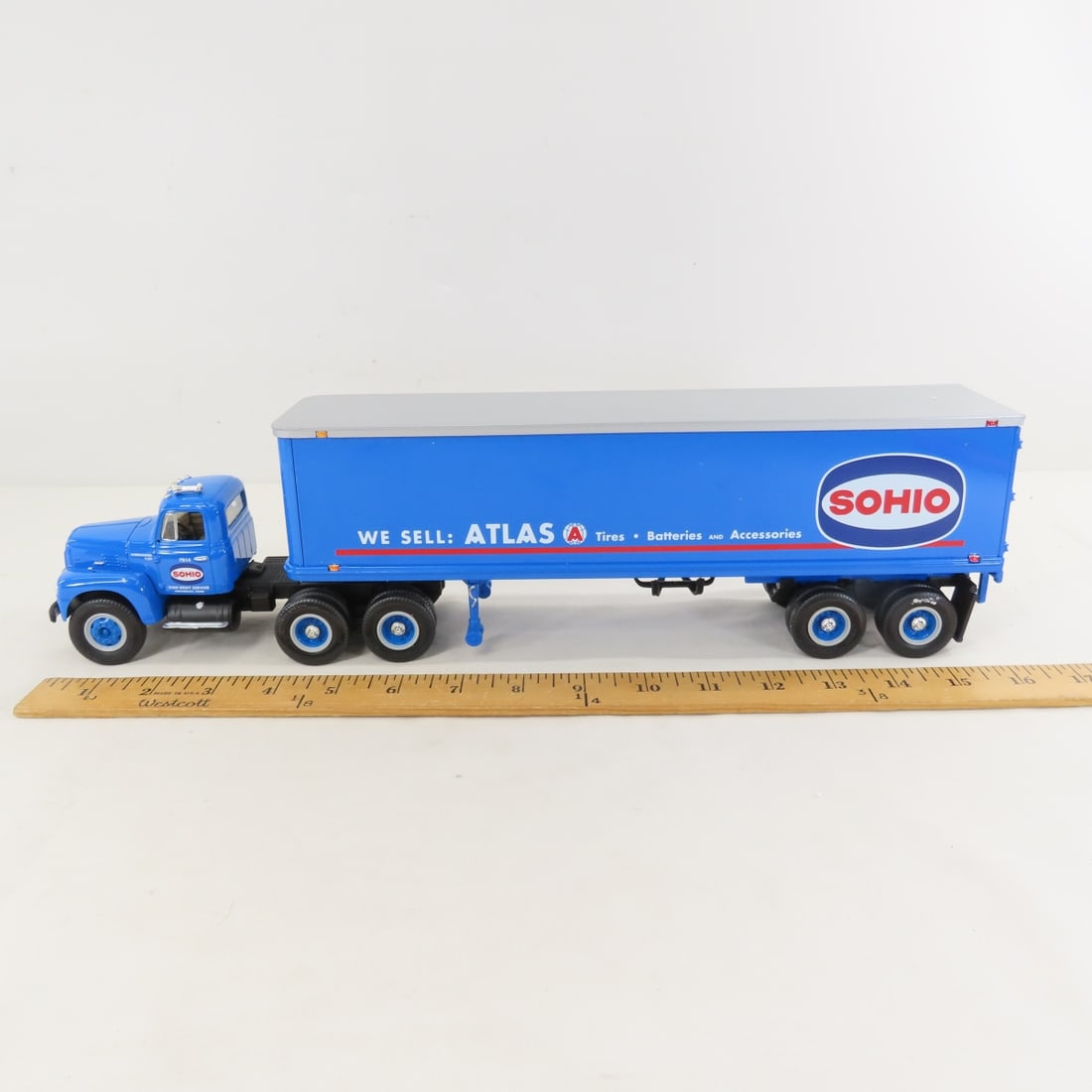 1st Gear Sohio 1959 INTL RF200 Tractor Trailer - 2
