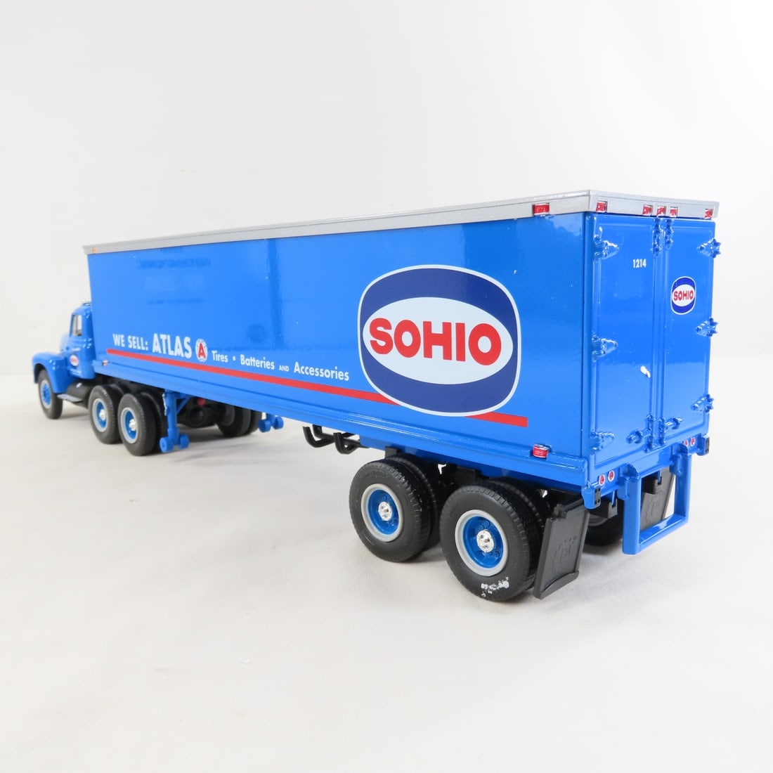 1st Gear Sohio 1959 INTL RF200 Tractor Trailer - 3