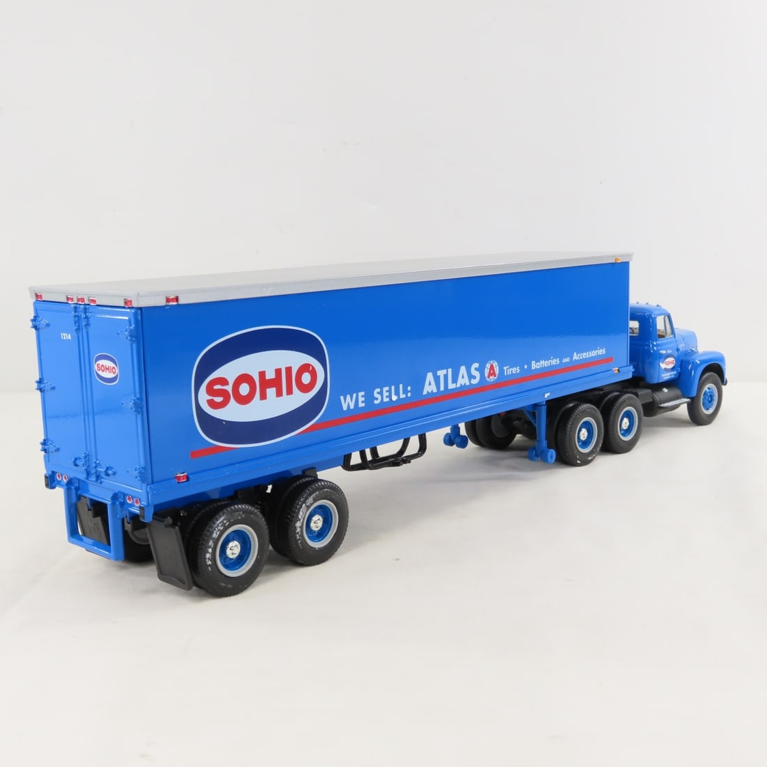 1st Gear Sohio 1959 INTL RF200 Tractor Trailer - 5