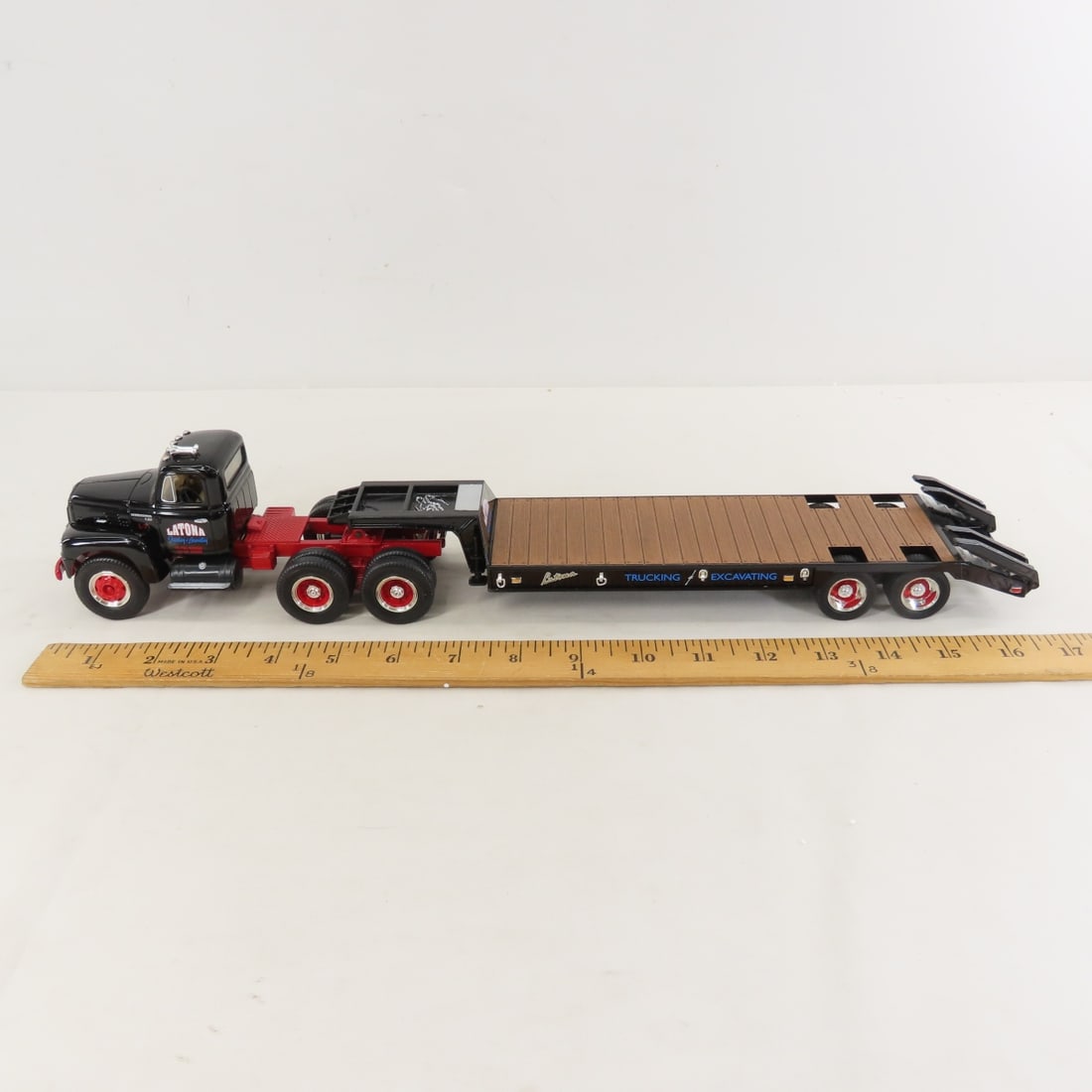 1st Gear Latona 1959 INTL RF200 Tractor Trailer - 2