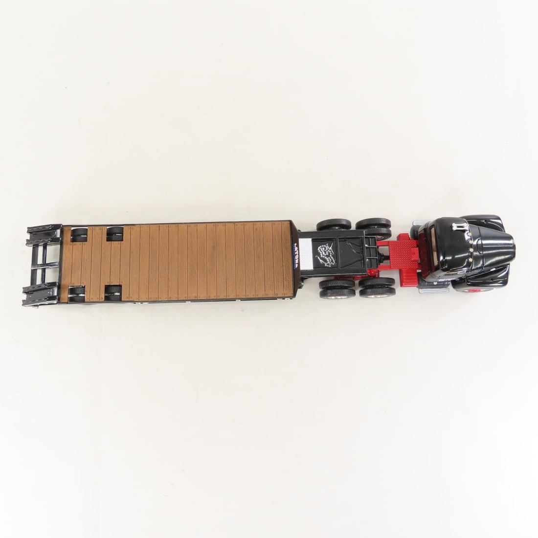 1st Gear Latona 1959 INTL RF200 Tractor Trailer - 9