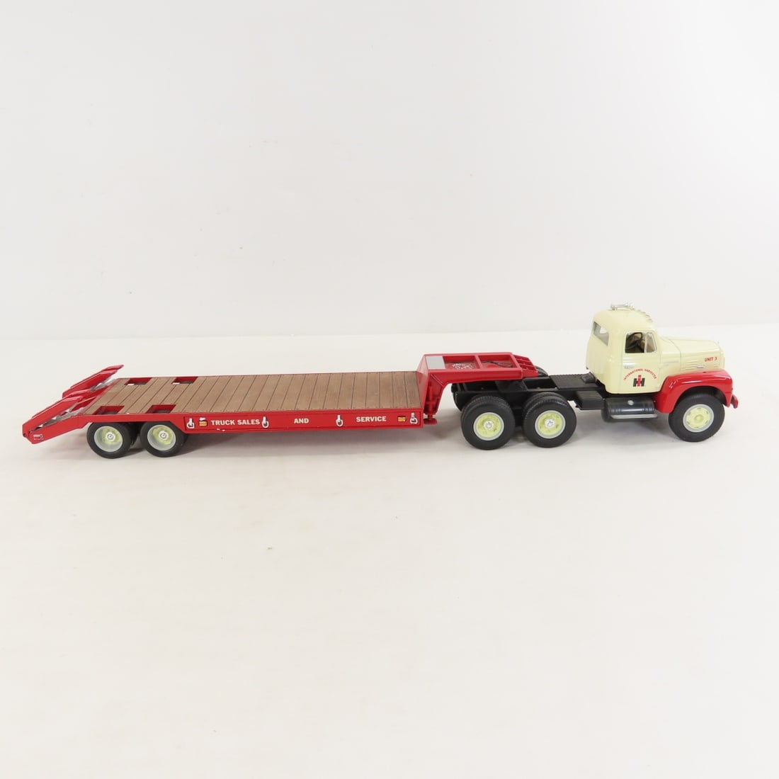 1st Gear 1959 INTL Harvester RF200 Tractor Trailer - 6