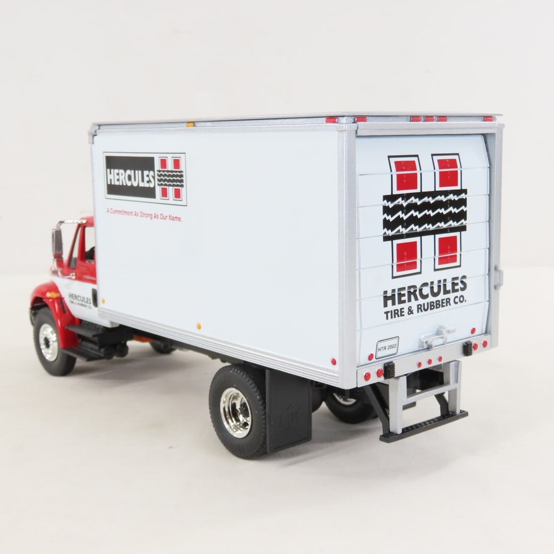 1st Gear 1:34 Hercules Tire INTL 4400 Truck - 3