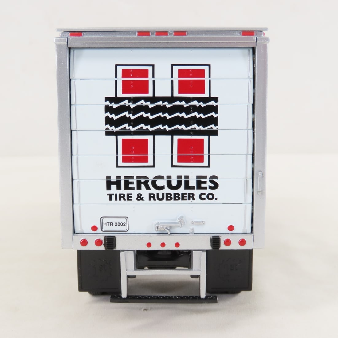 1st Gear 1:34 Hercules Tire INTL 4400 Truck - 4