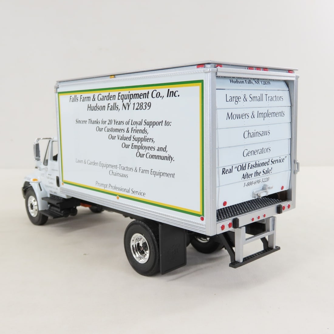 1st Gear 1:34 Falls Farm & Garden INTL 4400 Truck - 3