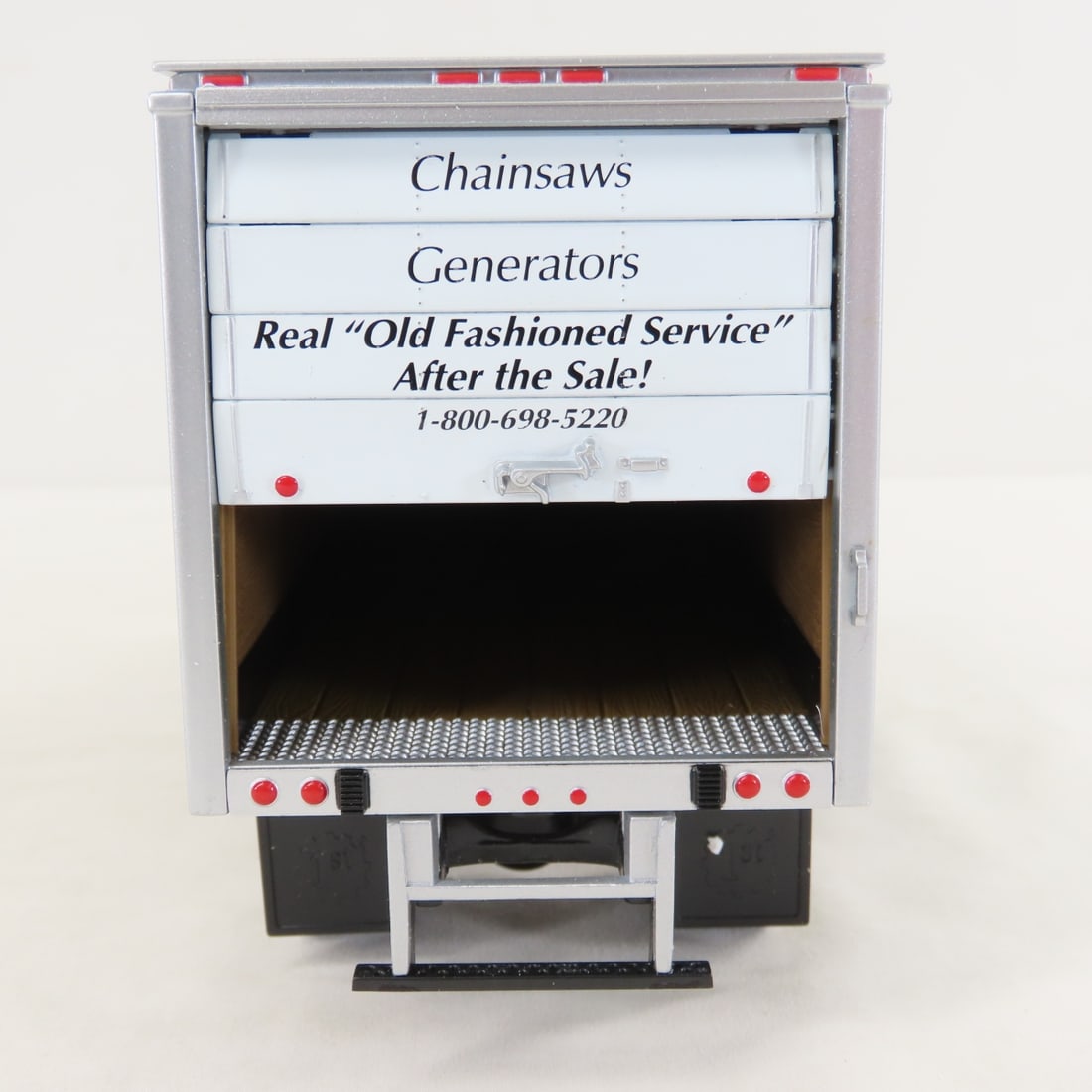 1st Gear 1:34 Falls Farm & Garden INTL 4400 Truck - 5