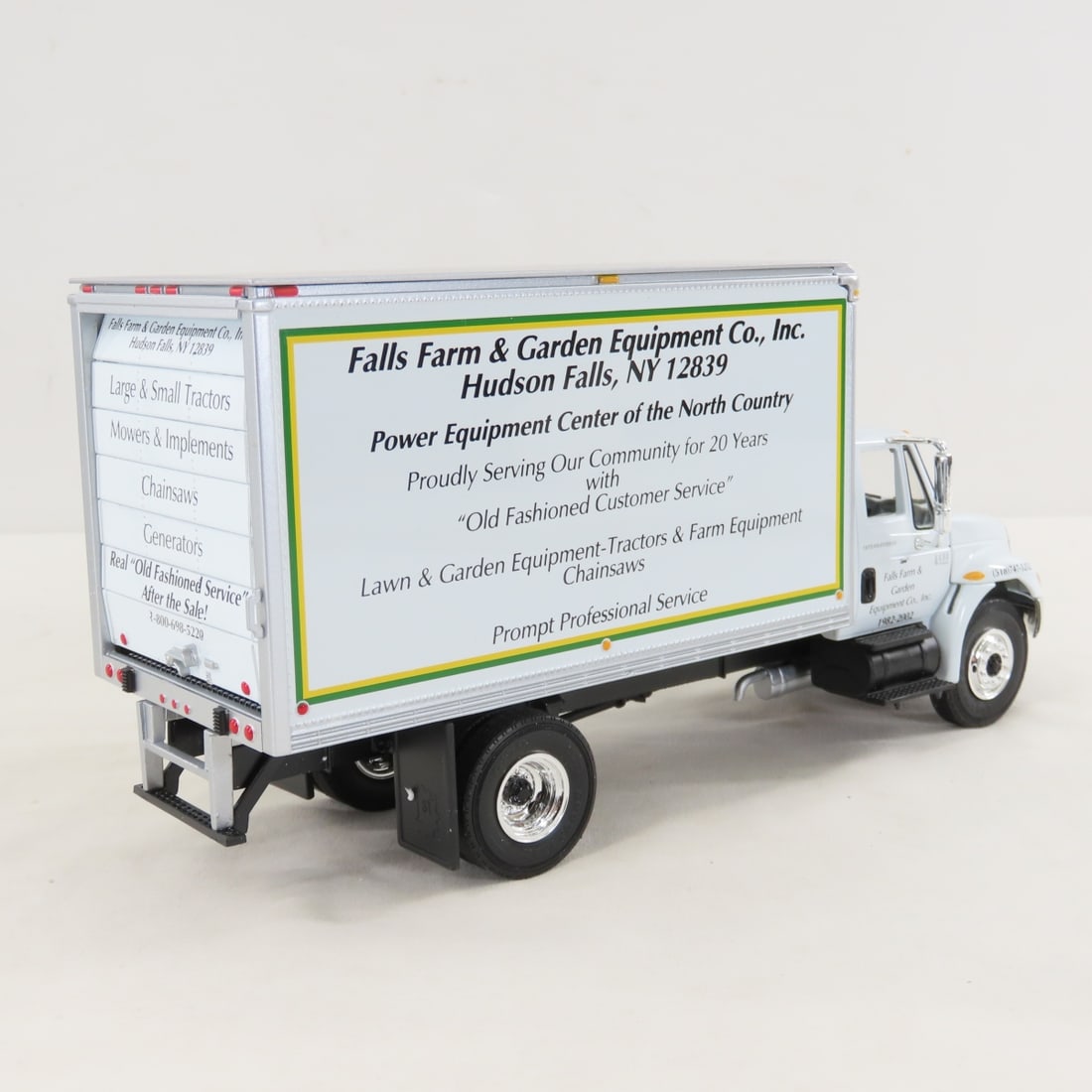 1st Gear 1:34 Falls Farm & Garden INTL 4400 Truck - 6