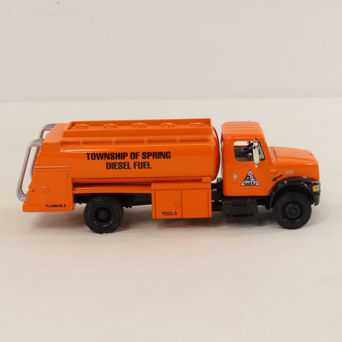 1st Gear 1:54 Spring Township INTL 4900 Tanker - 6