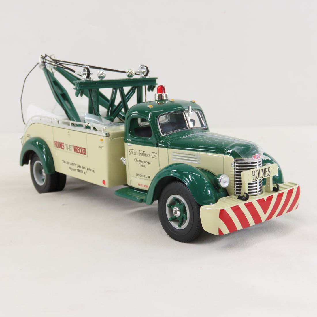 1st Gear 1:34 Ernest Holmes INTL KB10 Tow Truck - 7