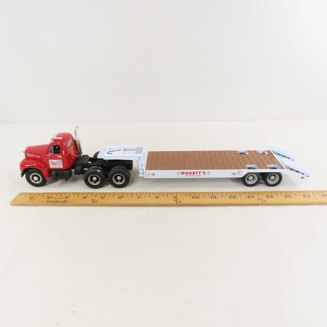 1st Gear 1:34 Manatt's 1960 Mack B61 Cab &Trailer - 2