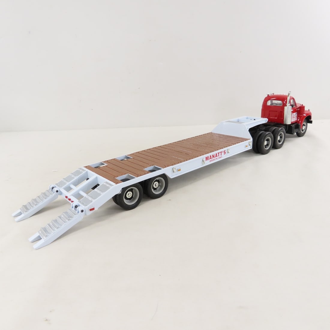 1st Gear 1:34 Manatt's 1960 Mack B61 Cab &Trailer - 5