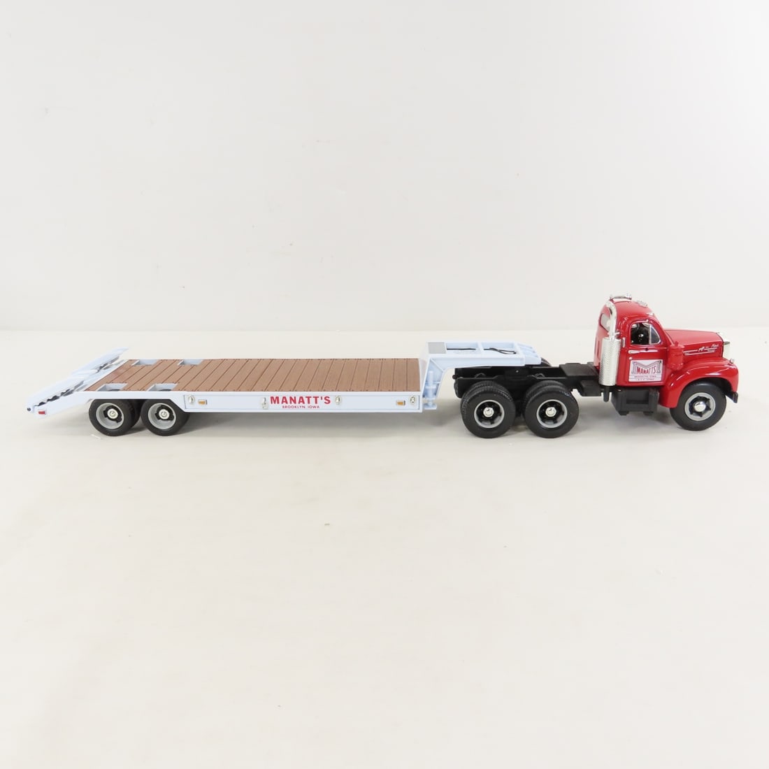 1st Gear 1:34 Manatt's 1960 Mack B61 Cab &Trailer - 6