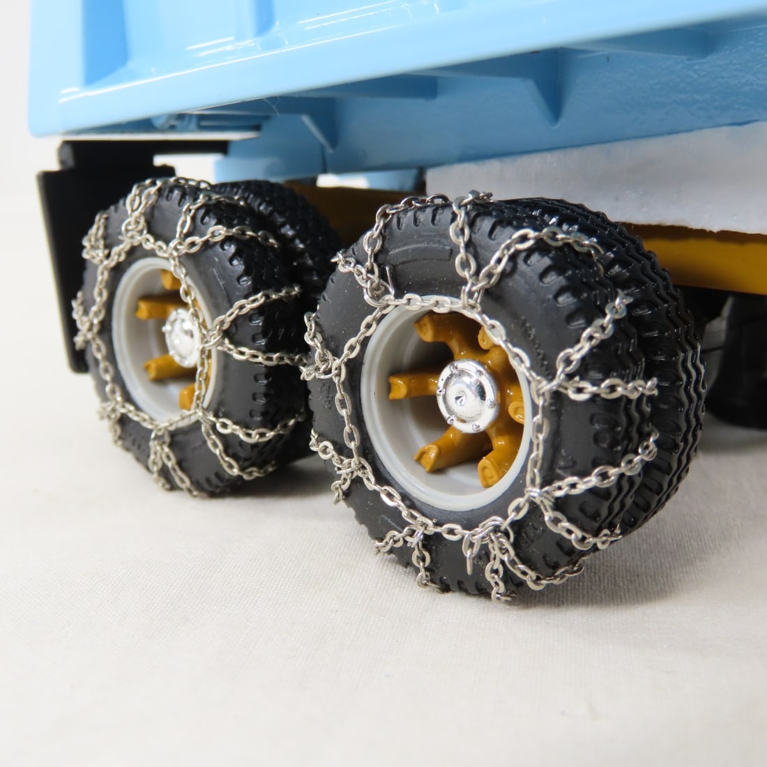 1st Gear 1:34 Chicago Mack R-Model Dump Truck/Plow - 15