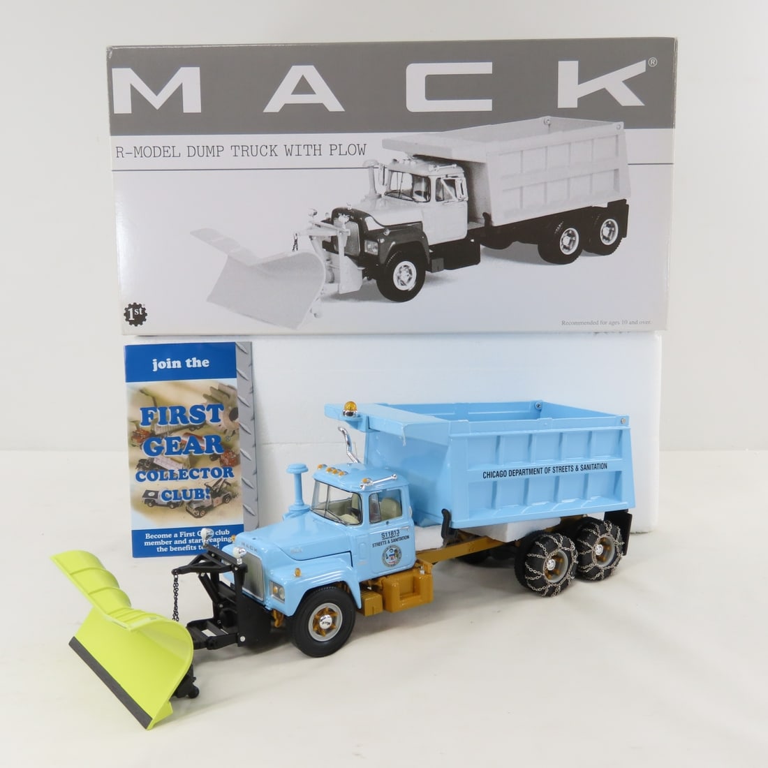 1st Gear 1:34 Chicago Mack R-Model Dump Truck/Plow: 1st Gear 1:34 Chicago Mack R-Model Dump Truck/Plow - Diecast Metal 19-2164 City of Chicago Dump Truck with Plow. With original shipping box. LOT SIZE: 13x7x5" 3 LBS All information and photos, which