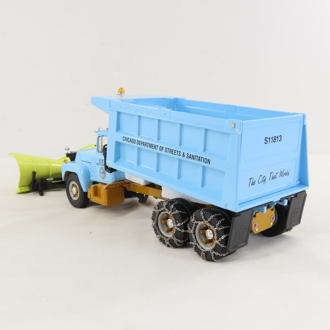 1st Gear 1:34 Chicago Mack R-Model Dump Truck/Plow - 3