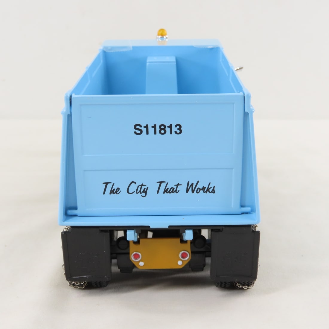 1st Gear 1:34 Chicago Mack R-Model Dump Truck/Plow - 4