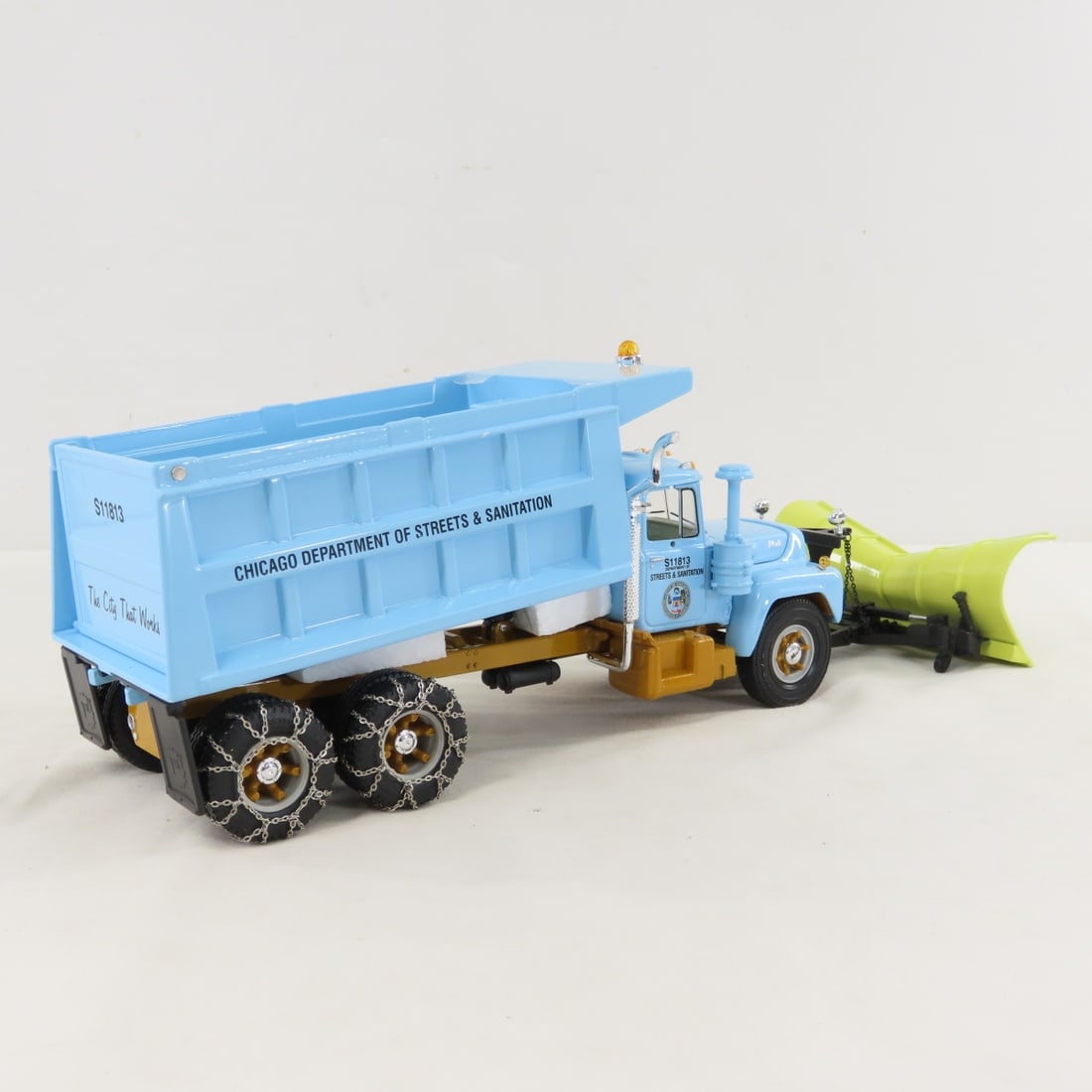 1st Gear 1:34 Chicago Mack R-Model Dump Truck/Plow - 5