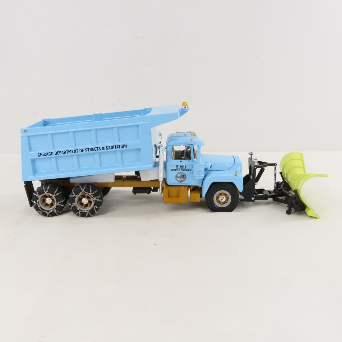 1st Gear 1:34 Chicago Mack R-Model Dump Truck/Plow - 6