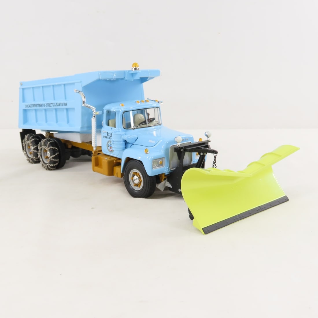 1st Gear 1:34 Chicago Mack R-Model Dump Truck/Plow - 7